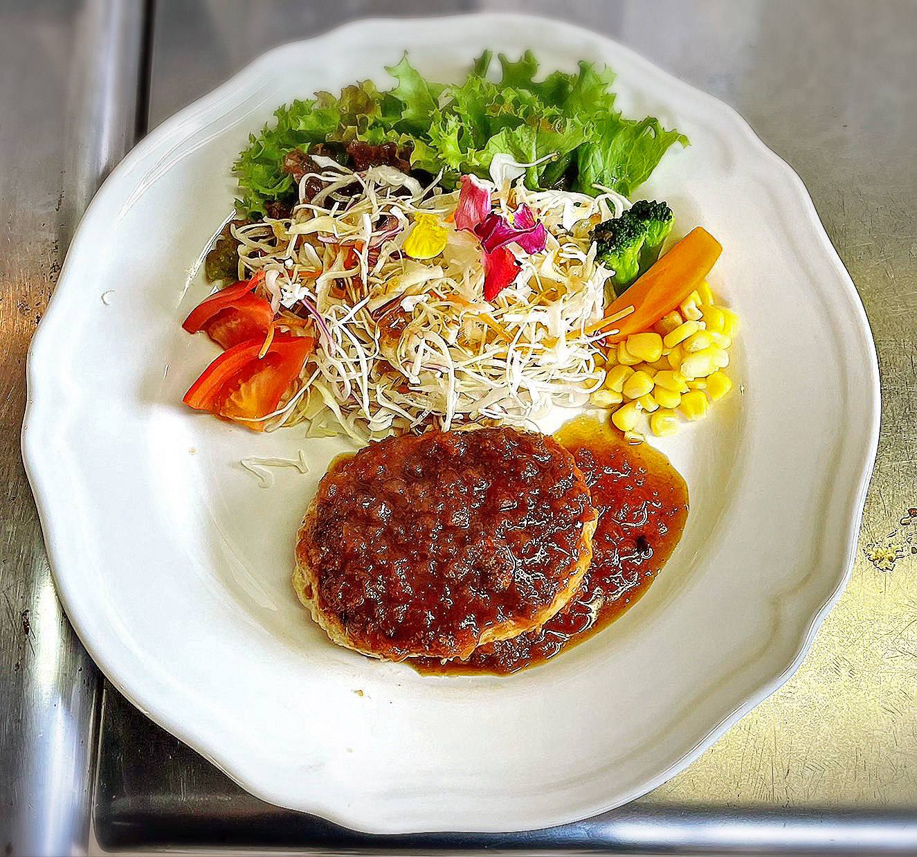 ハンバーグセット 居酒屋Bar LOG お料理